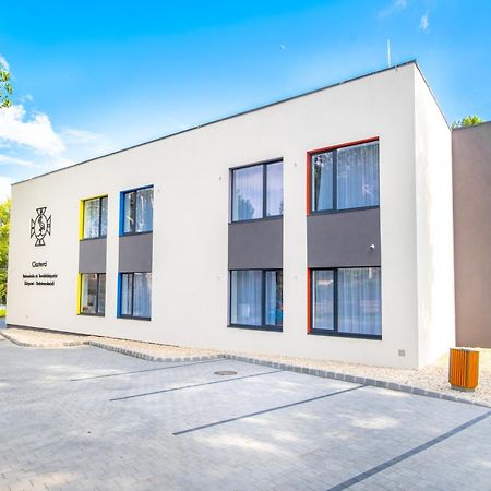 Ciszterci Rendezvenykoezpont Bed & Breakfast Balatonalmadi Bagian luar foto