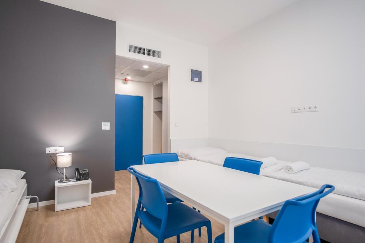 Ciszterci Rendezvenykoezpont Bed & Breakfast Balatonalmadi Bagian luar foto