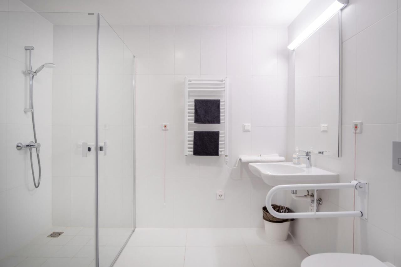 Ciszterci Rendezvenykoezpont Bed & Breakfast Balatonalmadi Bagian luar foto