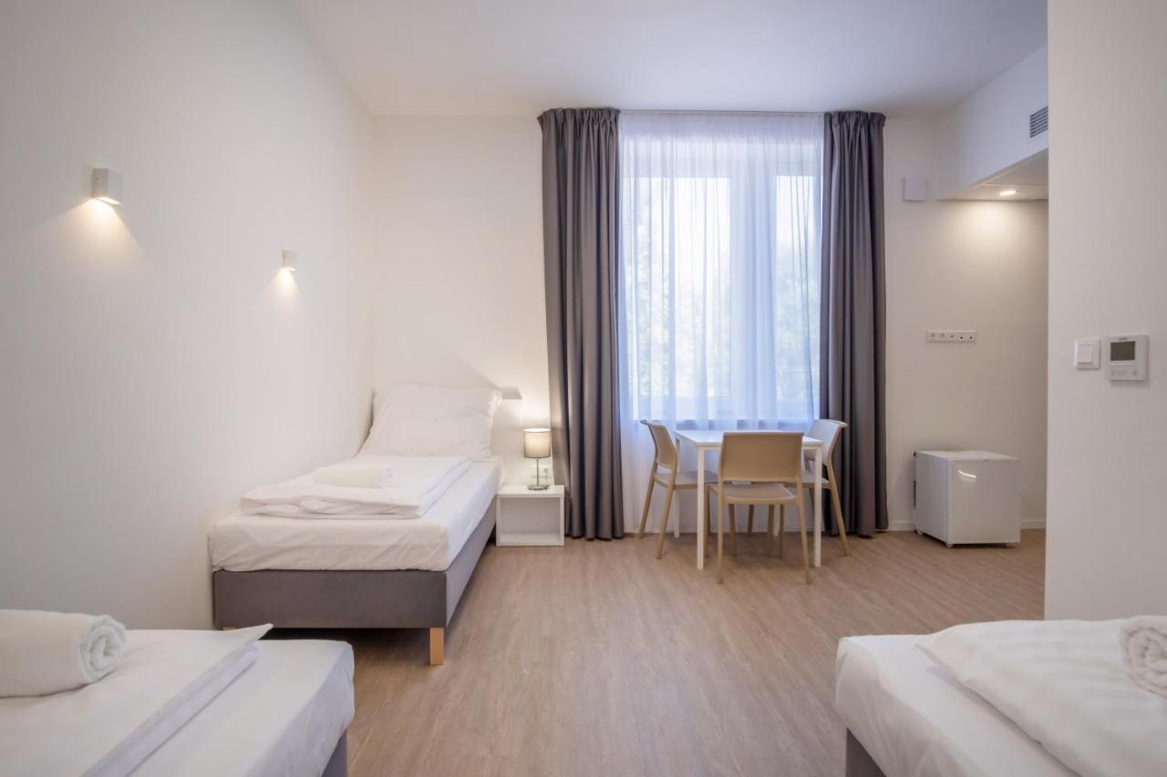 Ciszterci Rendezvenykoezpont Bed & Breakfast Balatonalmadi Bagian luar foto
