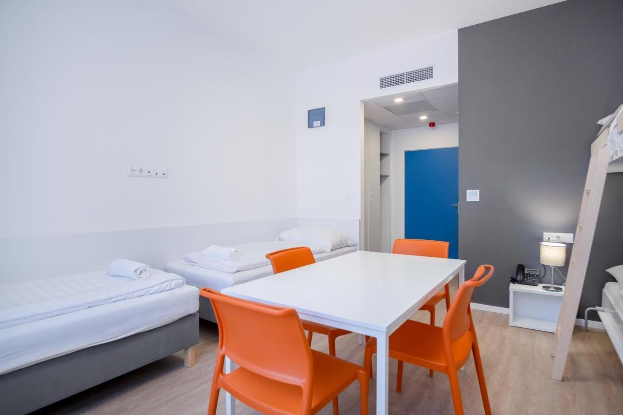 Ciszterci Rendezvenykoezpont Bed & Breakfast Balatonalmadi Bagian luar foto